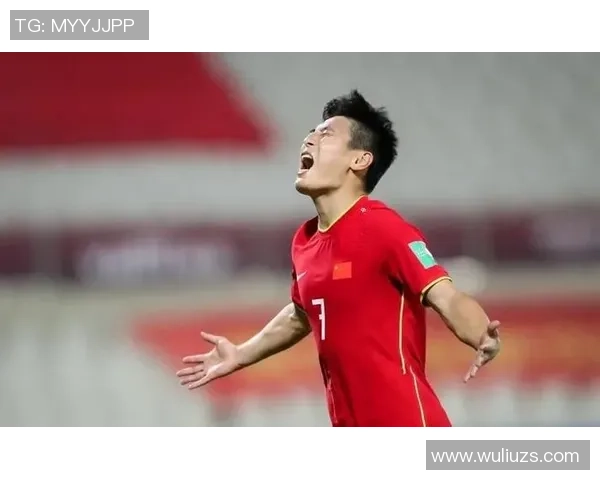 2005年足球界的璀璨明星们盘点与成就回顾 2005年足球界的璀璨明星们盘点与成就回顾