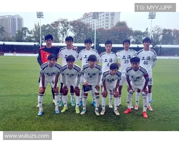 上海足球队防反战术解析:如何在比赛中逆转局势与提升竞争力 上海足球队防反战术解析:如何在比赛中逆转局势与提升竞争力