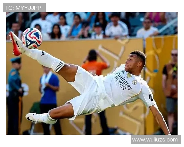 足球明星中谁的颜值最高最具魅力引发球迷热议与讨论 足球明星中谁的颜值最高最具魅力引发球迷热议与讨论