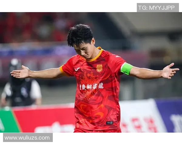 重庆足球队荣登足球战术排行榜第五名展现强大实力与潜力 重庆足球队荣登足球战术排行榜第五名展现强大实力与潜力